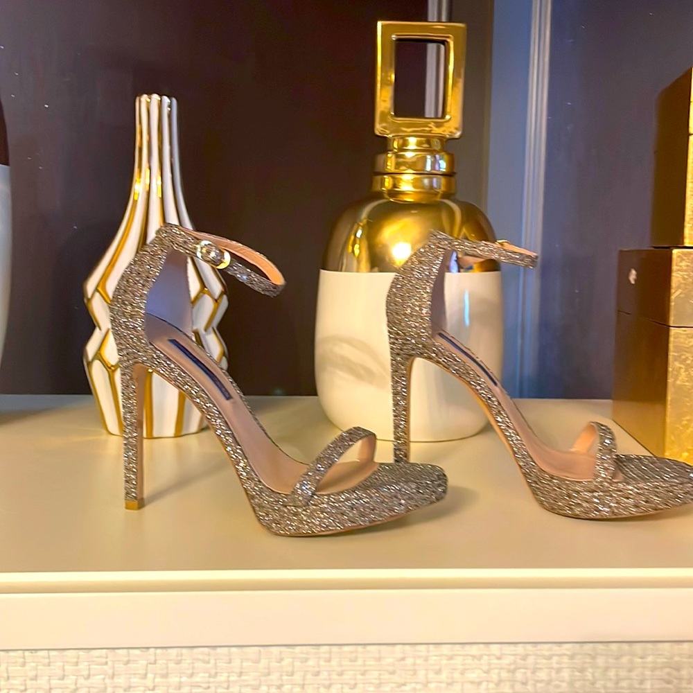 Stuart Weitzman Nudist Disco Platino Heels